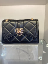 Load image into Gallery viewer, Quilted Heart Chain Shoulder Bag
