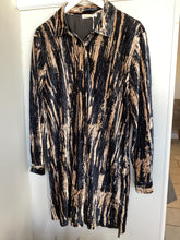 Load image into Gallery viewer, Malissa J Metallic Velvet Shirt
