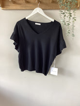 Load image into Gallery viewer, Frilled Short Sleeve Jumper
