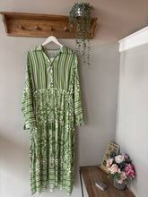 Load image into Gallery viewer, Botanical Print Maxi Dress
