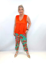Load image into Gallery viewer, Malissa J Tropical Print Fisherman Trousers
