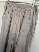 Load image into Gallery viewer, Malissa J Lightweight Barrel Trousers
