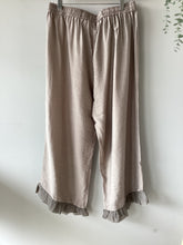 Load image into Gallery viewer, Malissa J Frill Hem Trousers
