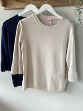 Load image into Gallery viewer, Pearl 3/4 Sleeve Jumper
