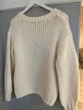 Load image into Gallery viewer, Chunky Knit Heart Jumper
