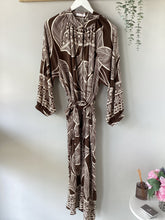 Load image into Gallery viewer, Monochrome Leaf Print Shirt Dress
