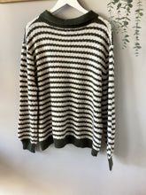 Load image into Gallery viewer, Solo Stripe Knit Collar Jumper
