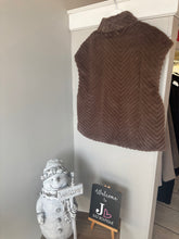 Load image into Gallery viewer, Malissa J - Faux Fur Gilet
