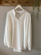 Load image into Gallery viewer, Monica Oversized Top
