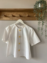 Load image into Gallery viewer, Compania Fantastica Daisy Button Top

