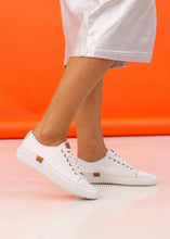 Load image into Gallery viewer, Lunar - Truffle Trainers (White)
