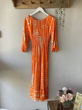 Load image into Gallery viewer, V Neck Bold Print Elastic Dress
