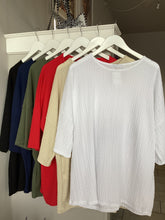 Load image into Gallery viewer, Crinkle 3/4 Sleeve Top4

