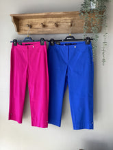 Load image into Gallery viewer, Robell Bella 07 Cropped Trouser
