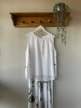 Load image into Gallery viewer, Floral Linen Blend Co-ord Set
