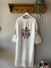 Load image into Gallery viewer, Linen Style Tunic Dress
