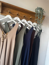 Load image into Gallery viewer, Necklace Sundress
