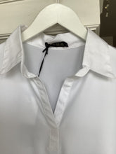 Load image into Gallery viewer, Cuff Sleeve Nylon Shirt
