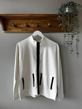 Load image into Gallery viewer, Peruzzi - Contrast Pocket Jacket
