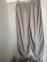 Load image into Gallery viewer, Malissa J Lightweight Barrel Trousers
