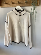 Load image into Gallery viewer, Solo Contrast Trim Zip Jumper
