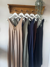Load image into Gallery viewer, Necklace Sundress
