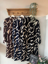 Load image into Gallery viewer, Animal Print Set
