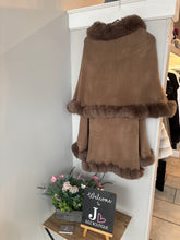 Load image into Gallery viewer, Faux Fur Trim Tiered Cape
