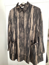 Load image into Gallery viewer, Malissa J Pocket Peplum Shirt
