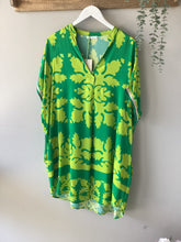 Load image into Gallery viewer, Santorini Breeze Tunic
