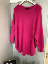 Load image into Gallery viewer, Round Hem Soft Knit Pocket Jumper
