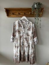 Load image into Gallery viewer, Paisley 3/4 Sleeve Shift Dress

