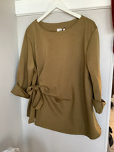 Load image into Gallery viewer, Side Tie Top
