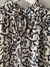 Load image into Gallery viewer, Solo Chloe Print Blouse
