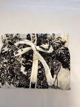 Load image into Gallery viewer, Elie Beaumont SHORT Serendipity Black/White Crane Natural Cotton Kimono Jacket
