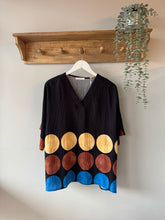 Load image into Gallery viewer, V Neck Circle Top
