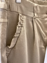 Load image into Gallery viewer, Frill Pocket Stretch Magic Pant
