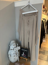 Load image into Gallery viewer, Frill Bottom Knitted Suit
