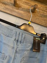 Load image into Gallery viewer, Robell Debby Full Length - Light Wash
