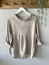 Load image into Gallery viewer, Linen Blend Yoke Top
