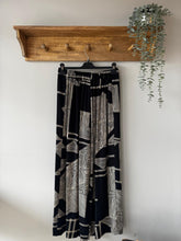 Load image into Gallery viewer, Peruzzi Print Trousers
