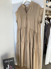 Load image into Gallery viewer, Cap Sleeve Tiered Midi Dress
