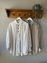 Load image into Gallery viewer, Beach Button Blouse
