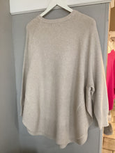 Load image into Gallery viewer, Round Hem Soft Knit Pocket Jumper
