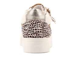 Load image into Gallery viewer, Lunar Presley Trainer
