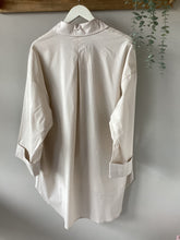 Load image into Gallery viewer, Relaxed Fit Cuffed Sleeve Shirt
