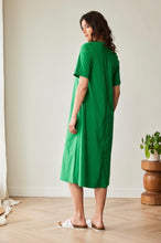 Load image into Gallery viewer, Peruzzi Long Pocket Dress Emerald
