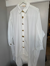 Load image into Gallery viewer, Malissa J Statement Button Shirt
