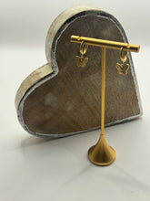 Load image into Gallery viewer, Just Julz Mother Of Pearl Butterfly Earrings
