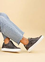 Load image into Gallery viewer, Lunar Hype Trainers
